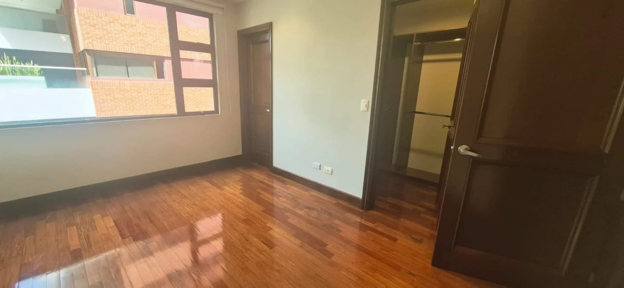 Amplio Apartamento en Alquiler San Angel Zona 14 — Apartamento en Alquiler en San Ángel, Zona 14, Guatemala, Ciudad — foto 13 de 16