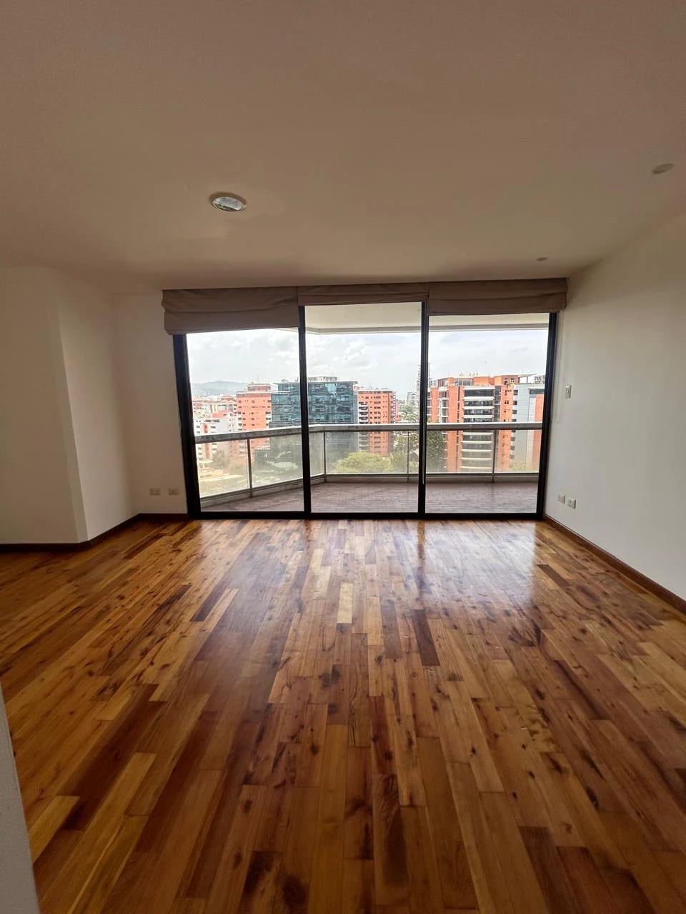 Apartamento en Venta Tiffany Zona 10 — Apartamento en Venta en Zona 10, Guatemala, Ciudad — foto 12 de 17