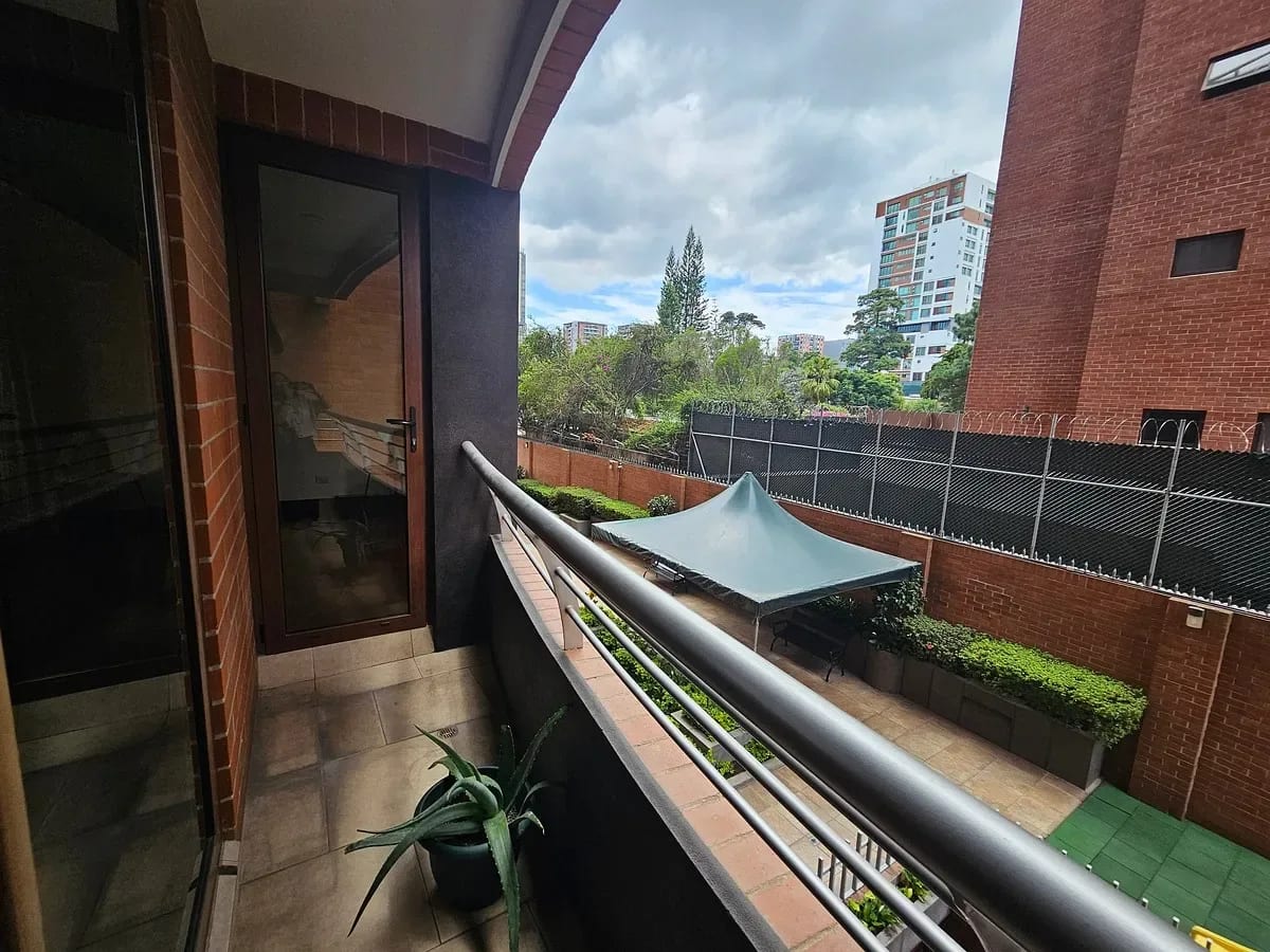 Apartamento en Alquiler Edificio Santa María — Apartamento en Alquiler en Santa María, Zona 10, Guatemala, Ciudad — foto 1 de 10