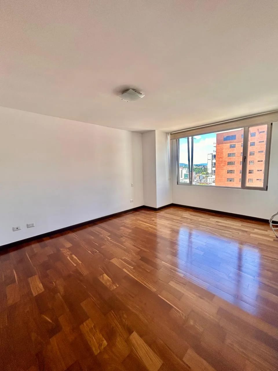 Espacioso Apartamento en Venta Zona 10 — Apartamento en Venta en Zona 10, Guatemala, Ciudad — foto 10 de 14