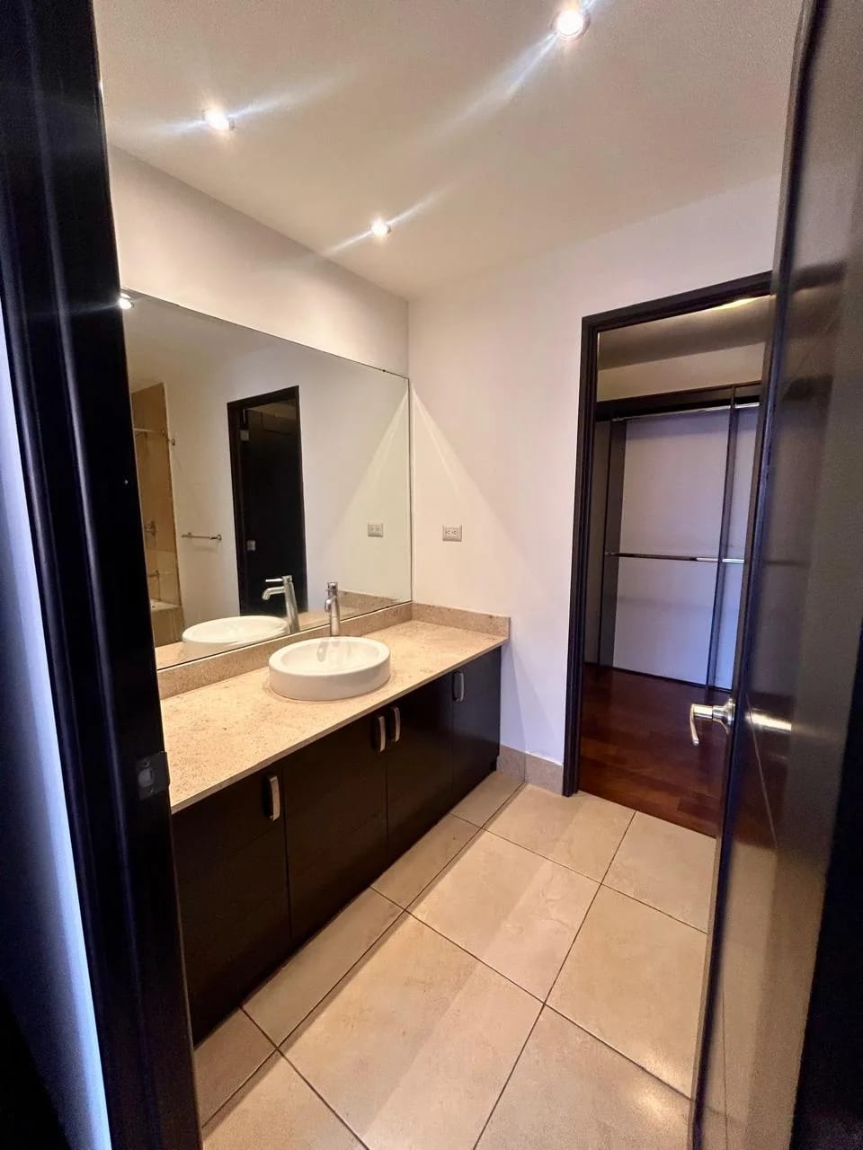 Espacioso Apartamento en Venta Zona 10 — Apartamento en Venta en Zona 10, Guatemala, Ciudad — foto 12 de 14