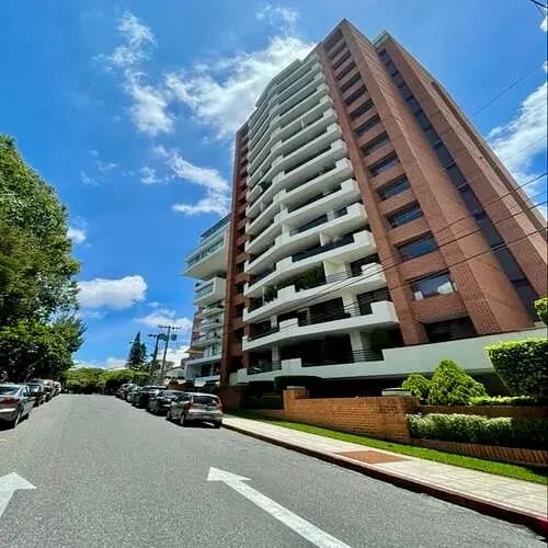 Lindo Apartamento en Edificio Zona 14 — Apartamento en Venta en Zona 14, Guatemala, Ciudad — foto 1 de 10