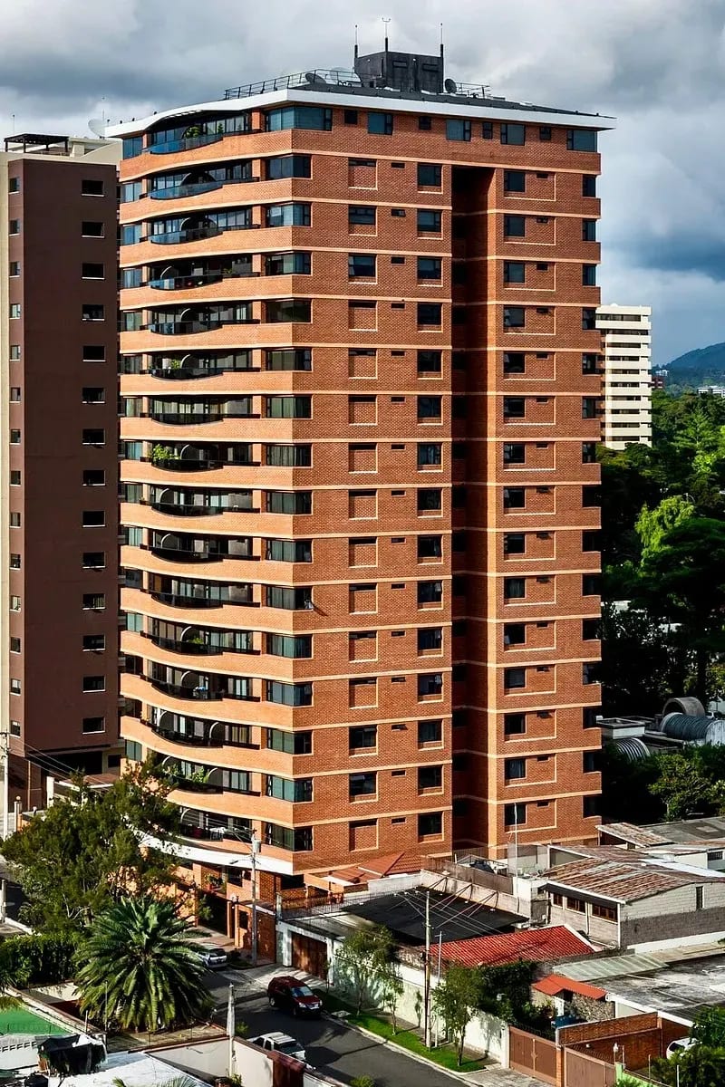 Espectacular Apartamento con Linda Vista Zona 14 — Apartamento en Alquiler en Zona 14, Guatemala, Ciudad — foto 1 de 8