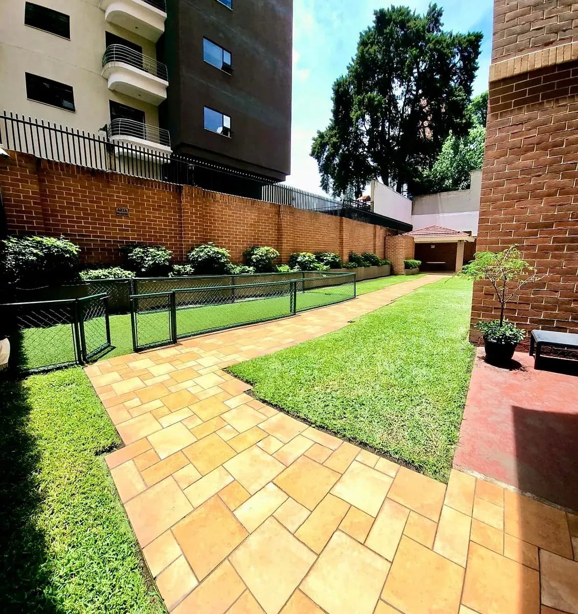 Espectacular Apartamento con Linda Vista Zona 14 — Apartamento en Alquiler en Zona 14, Guatemala, Ciudad — foto 8 de 8