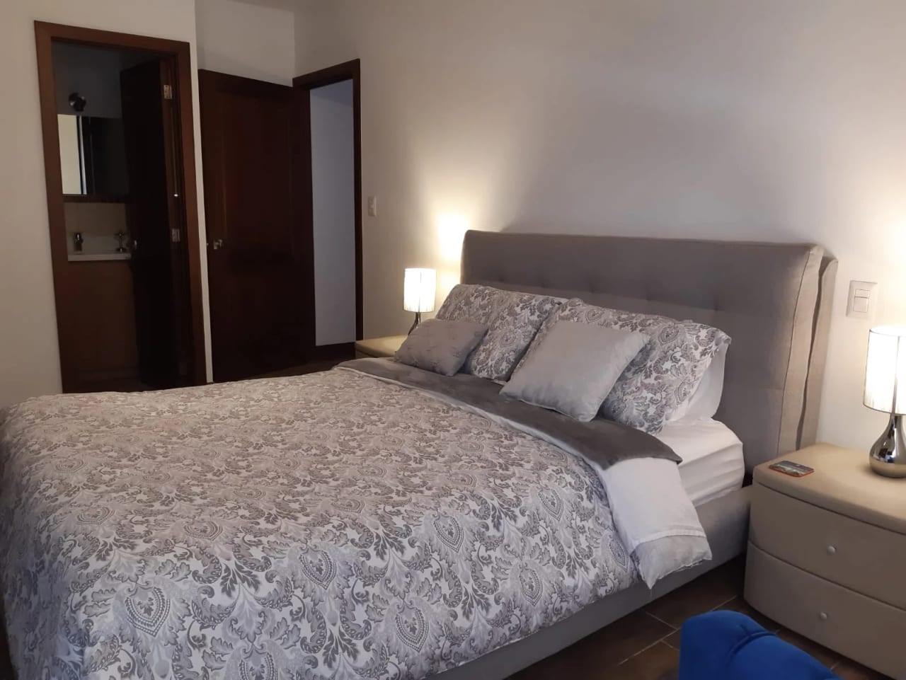 Apartamento Amueblado en Alquiler Salvattore Zona 10 — Apartamento en Alquiler en Salvattore, Zona 10, Guatemala, Ciudad — foto 6 de 11