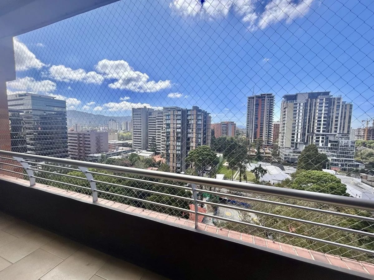 Alquiler de Apartamento en ubicación privilegiada Santa María — Apartamento en Alquiler en Santa María, Zona 10, Guatemala, Ciudad — foto 1 de 16