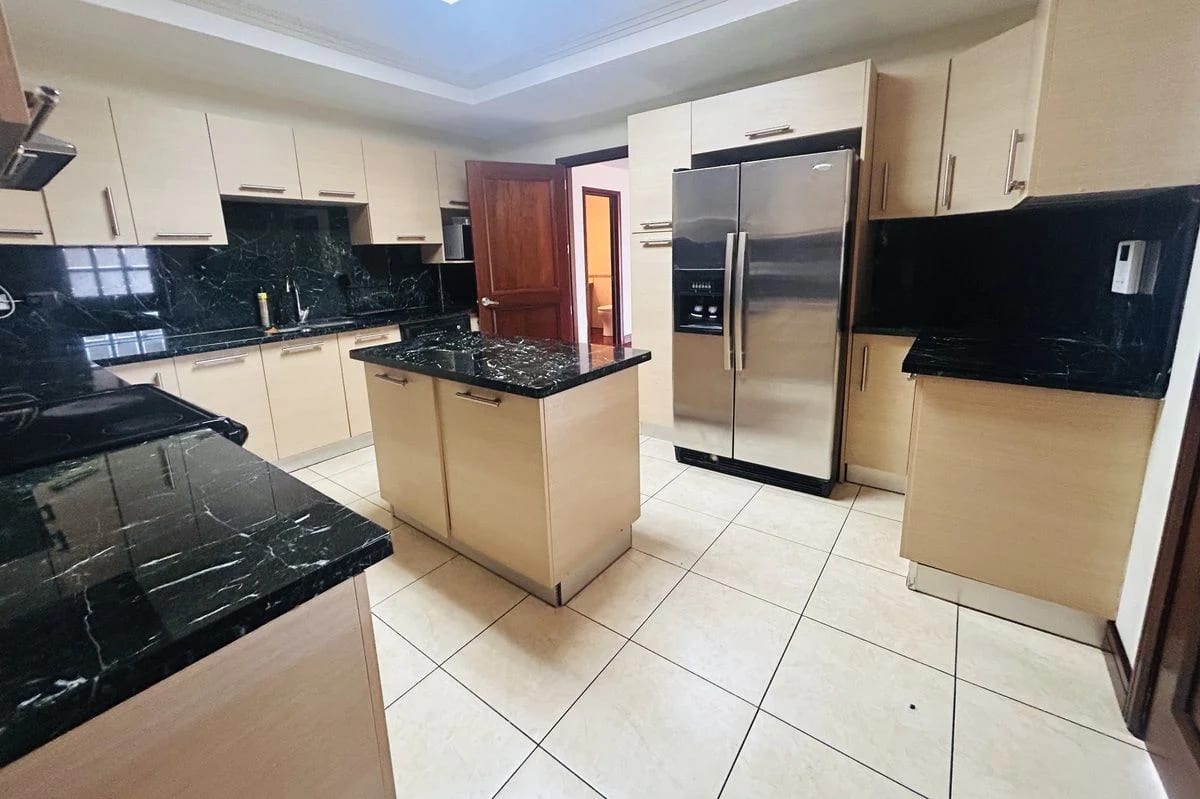 Alquiler de Apartamento en ubicación privilegiada Santa María — Apartamento en Alquiler en Santa María, Zona 10, Guatemala, Ciudad — foto 9 de 16