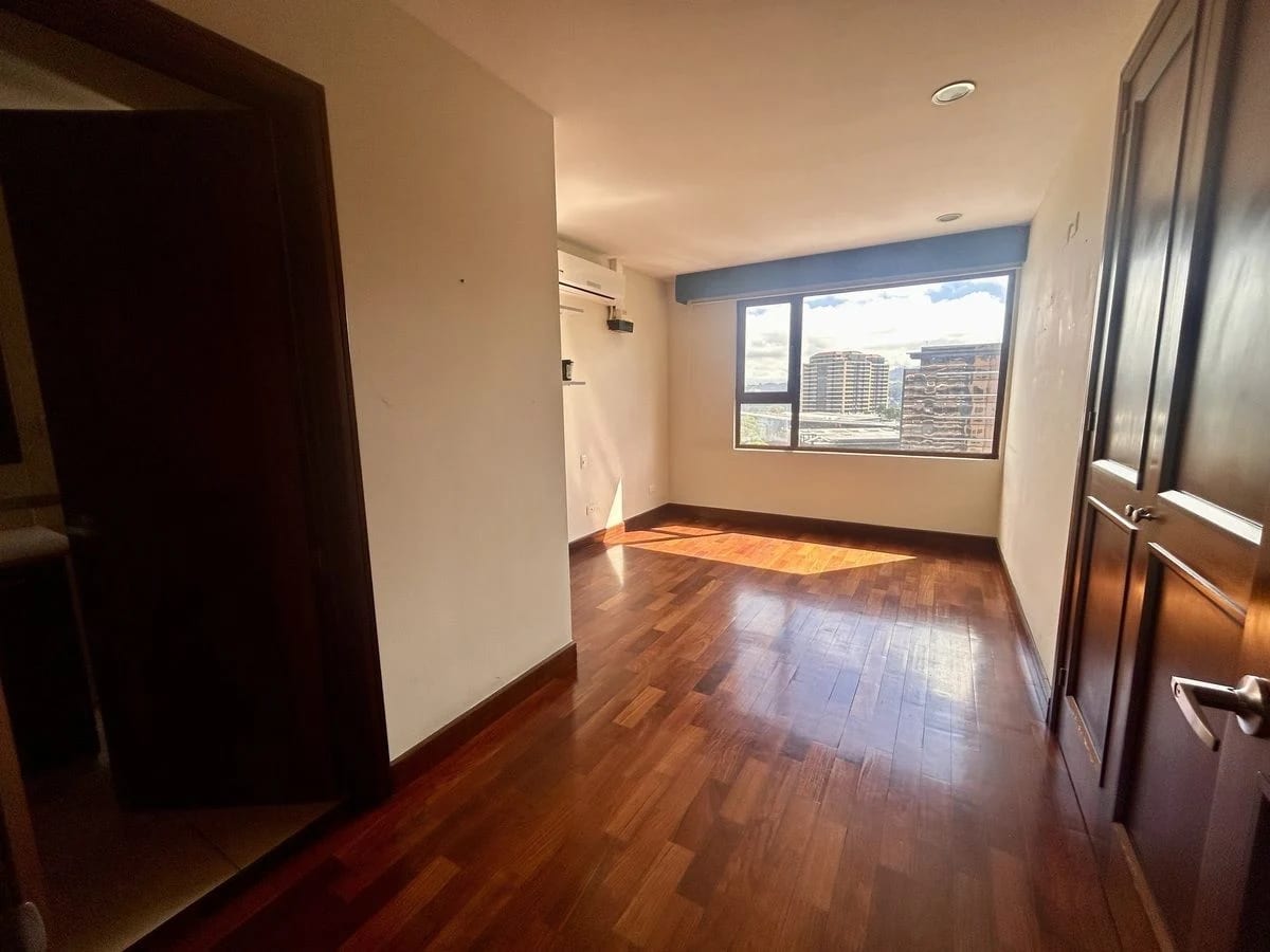Alquiler de Apartamento en ubicación privilegiada Santa María — Apartamento en Alquiler en Santa María, Zona 10, Guatemala, Ciudad — foto 11 de 16
