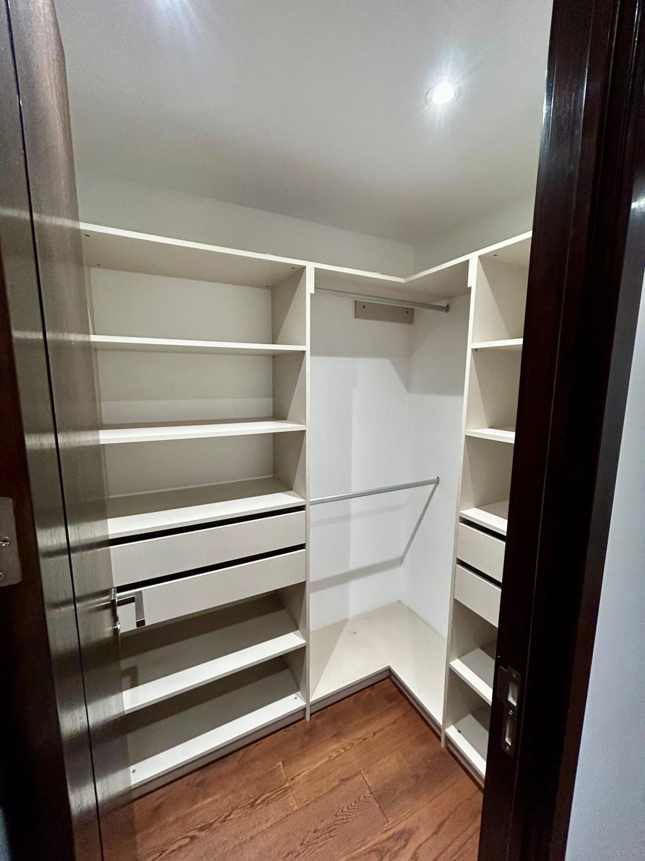 Apartamento en Renta en Zona 10 — Apartamento en Alquiler en Vasanta, Zona 10, Guatemala, Ciudad — foto 5 de 17