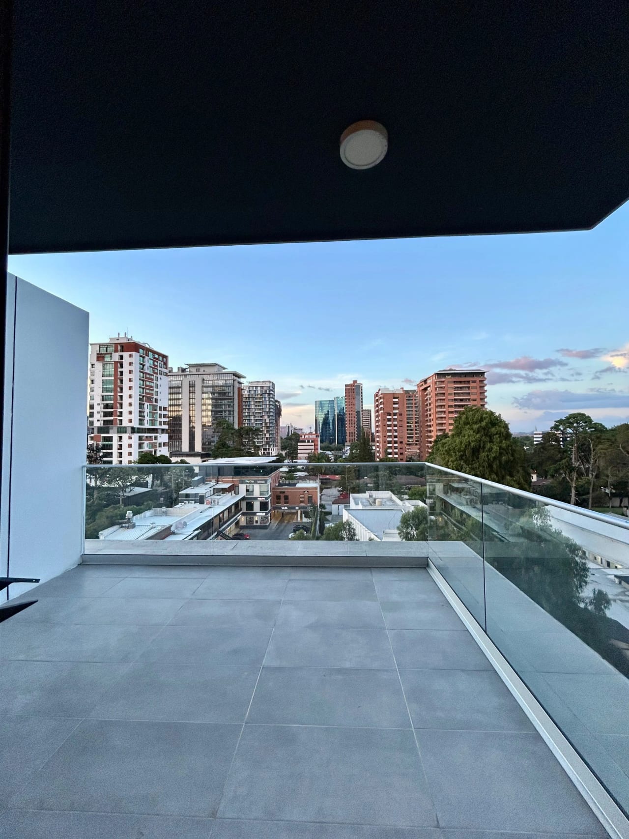 Apartamento en Renta en Zona 10 — Apartamento en Alquiler en Vasanta, Zona 10, Guatemala, Ciudad — foto 10 de 17