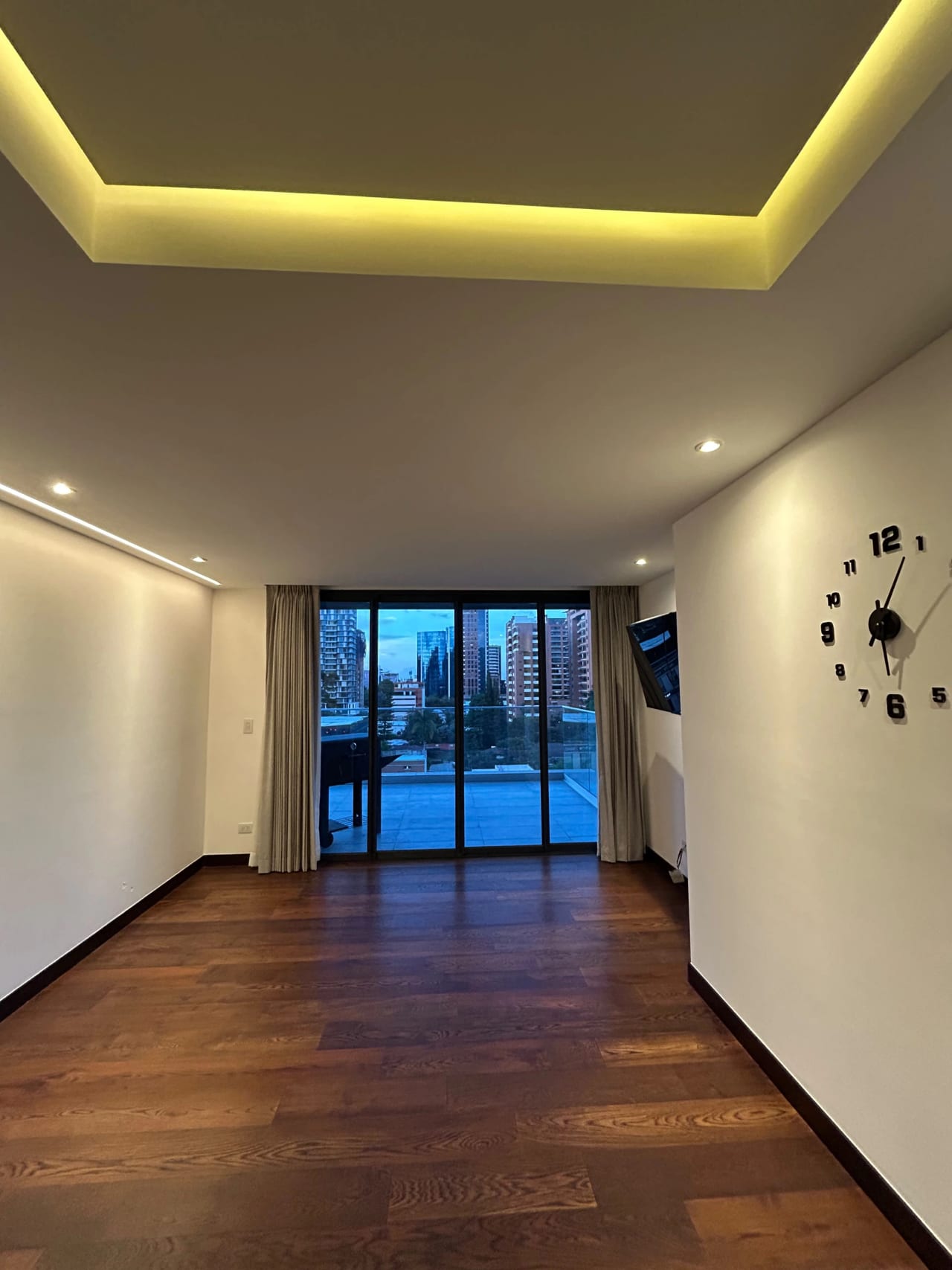 Apartamento en Renta en Zona 10 — Apartamento en Alquiler en Vasanta, Zona 10, Guatemala, Ciudad — foto 12 de 17