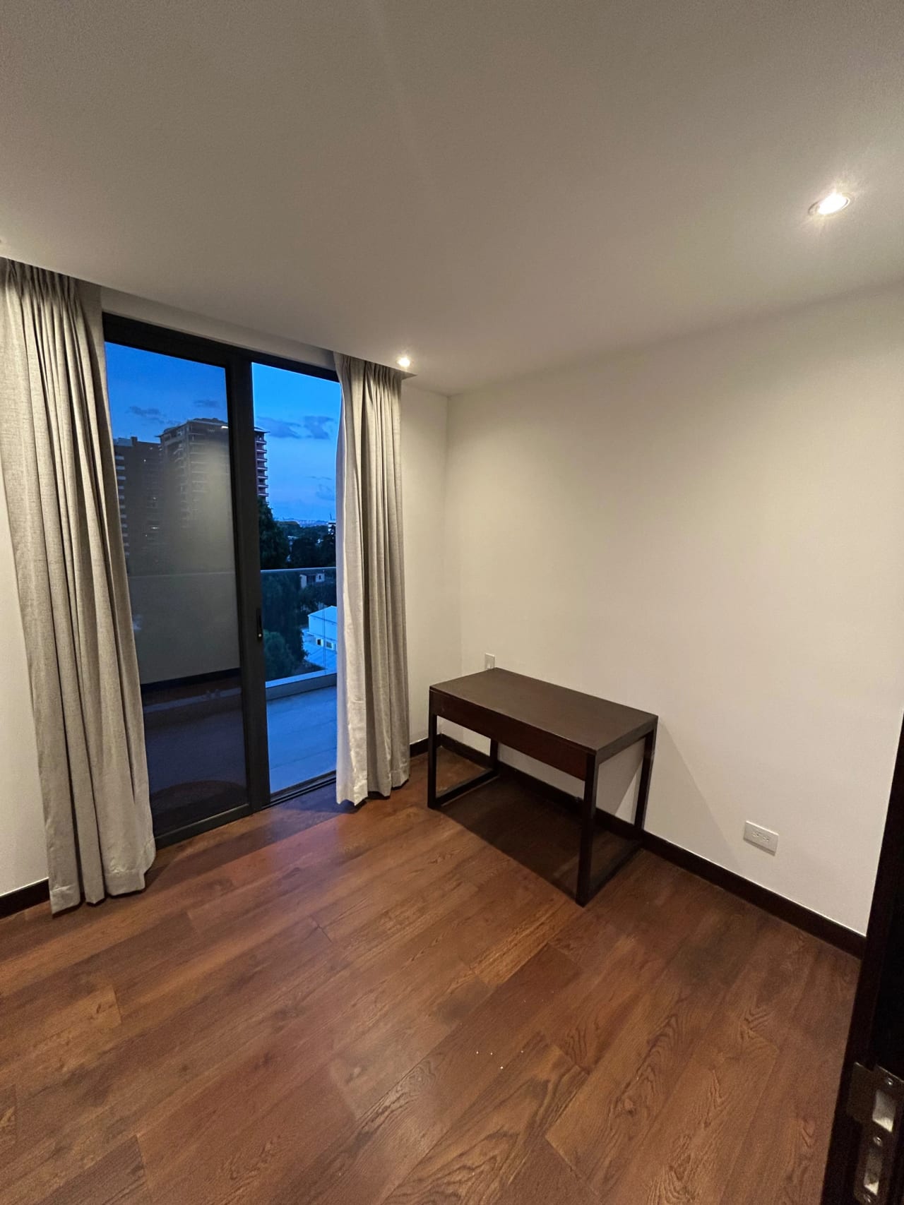 Apartamento en Renta en Zona 10 — Apartamento en Alquiler en Vasanta, Zona 10, Guatemala, Ciudad — foto 13 de 17