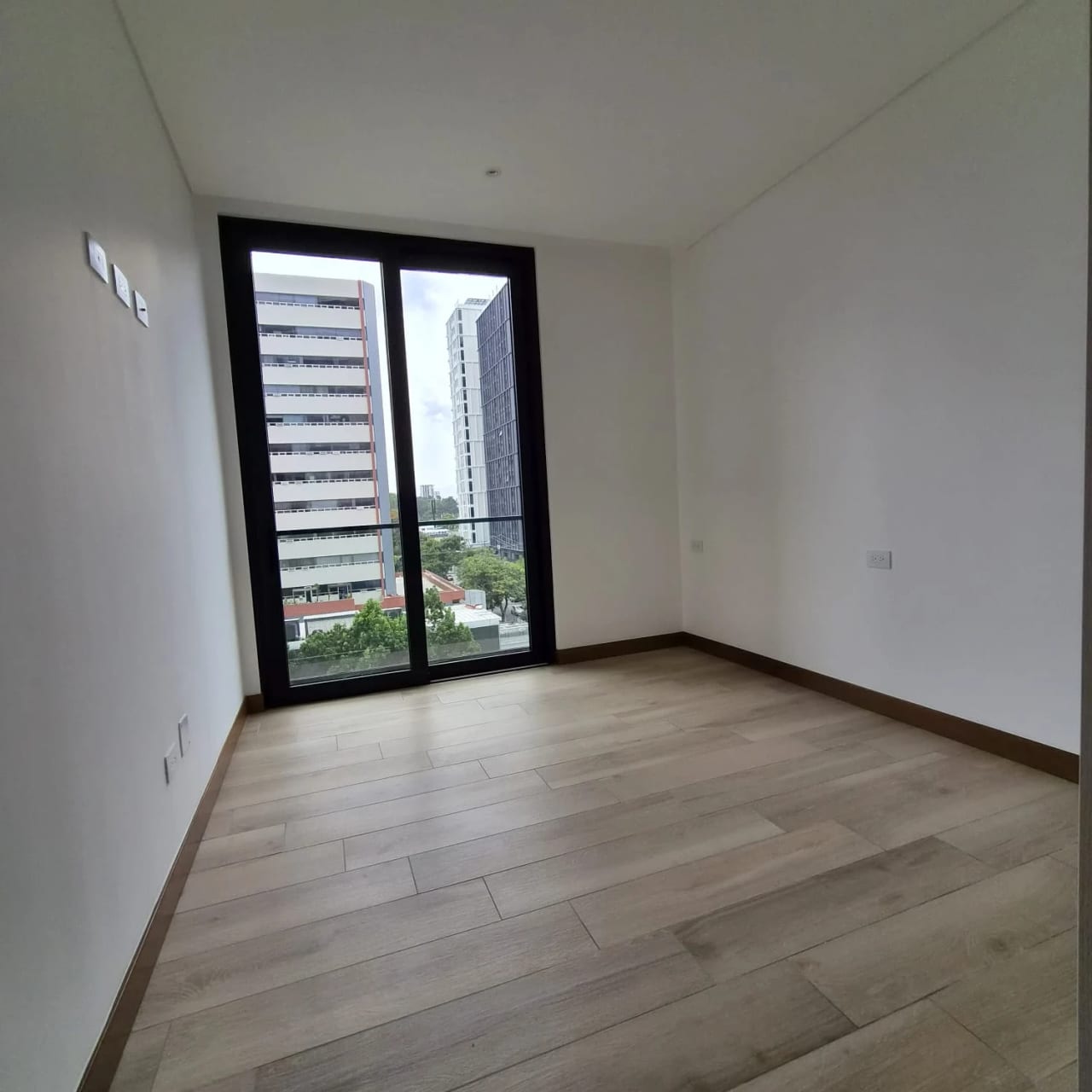 Apartamento en renta en zona 10 — Apartamento en Alquiler en Zona 10, Guatemala, Ciudad — foto 5 de 7