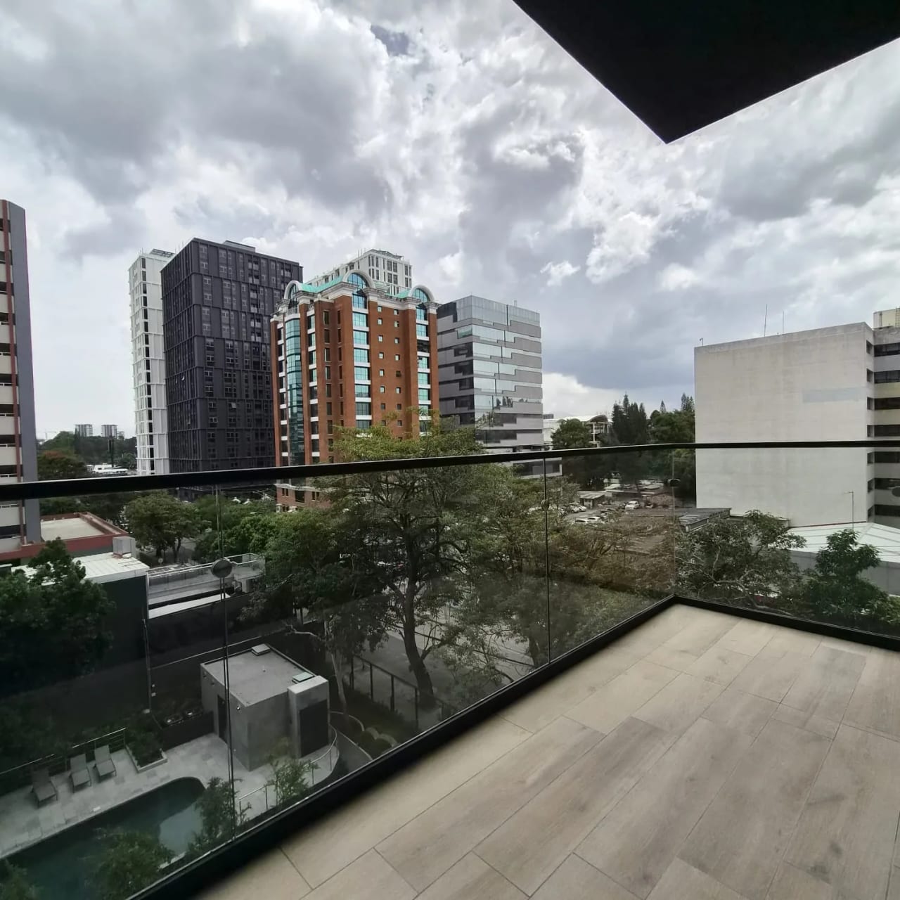 Apartamento en renta en zona 10 — Apartamento en Alquiler en Zona 10, Guatemala, Ciudad — foto 7 de 7