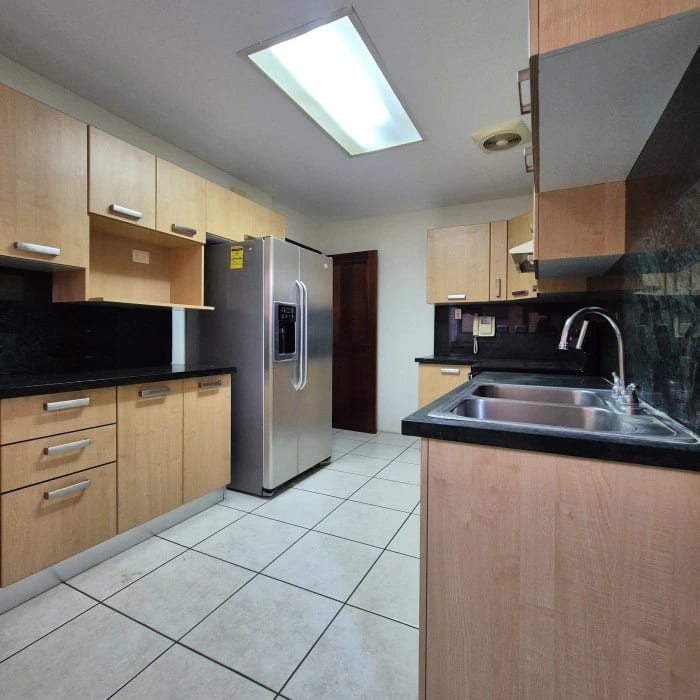 Apartamento en renta en zona 10 — Apartamento en Alquiler en Zona 10, Guatemala, Ciudad — foto 1 de 9