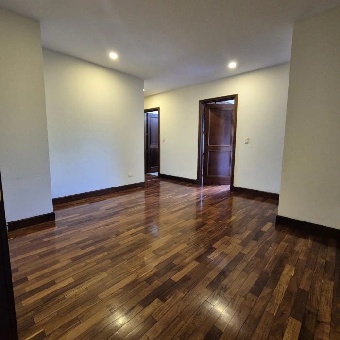 Apartamento en renta en zona 10 — Apartamento en Alquiler en Zona 10, Guatemala, Ciudad — foto 2 de 9