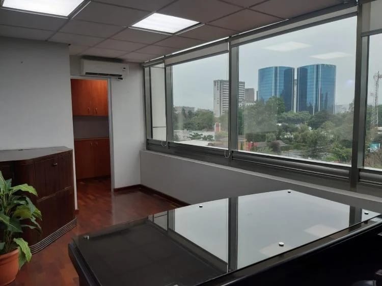 Oficina en renta en zona 10 — Oficina en Alquiler en Zona 10, Guatemala, Ciudad — foto 1 de 13