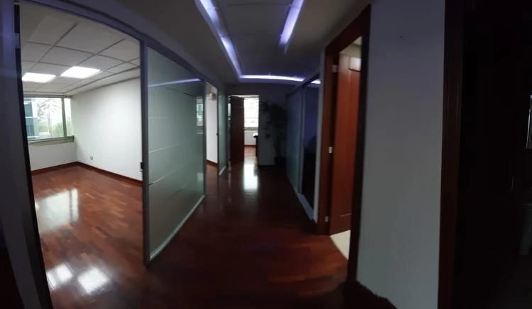 Oficina en renta en zona 10 — Oficina en Alquiler en Zona 10, Guatemala, Ciudad — foto 12 de 13