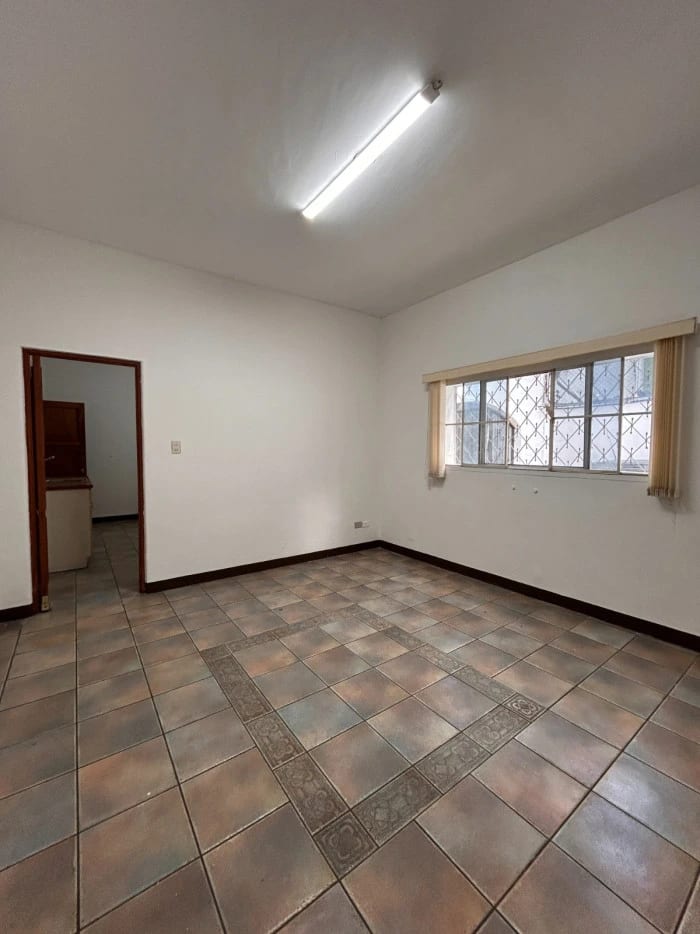 Casa para oficinas en zona 10 — Oficina en Alquiler en Zona 10, Guatemala, Ciudad — foto 5 de 12