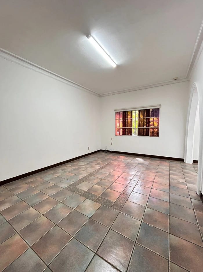 Casa para oficinas en zona 10 — Oficina en Alquiler en Zona 10, Guatemala, Ciudad — foto 6 de 12