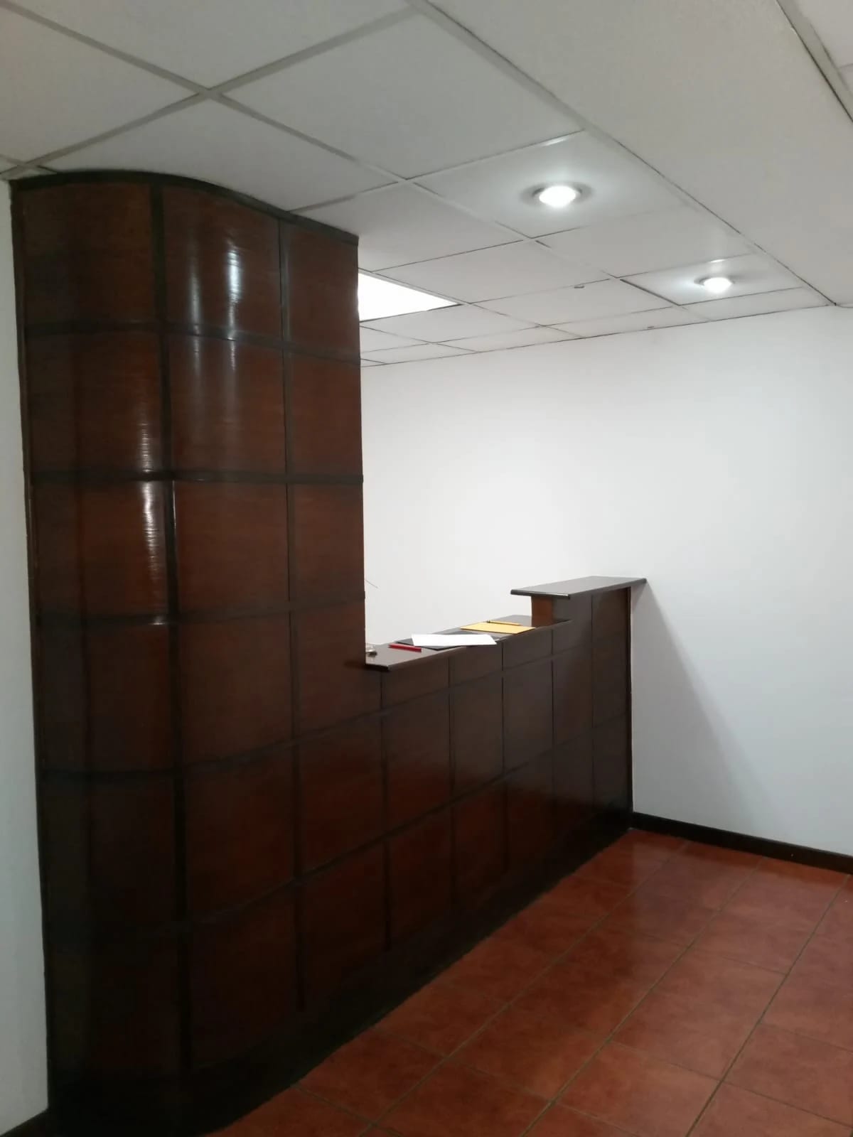 Oficina en renta en zona 10 — Oficina en Alquiler en Zona 10, Guatemala, Ciudad — foto 1 de 9
