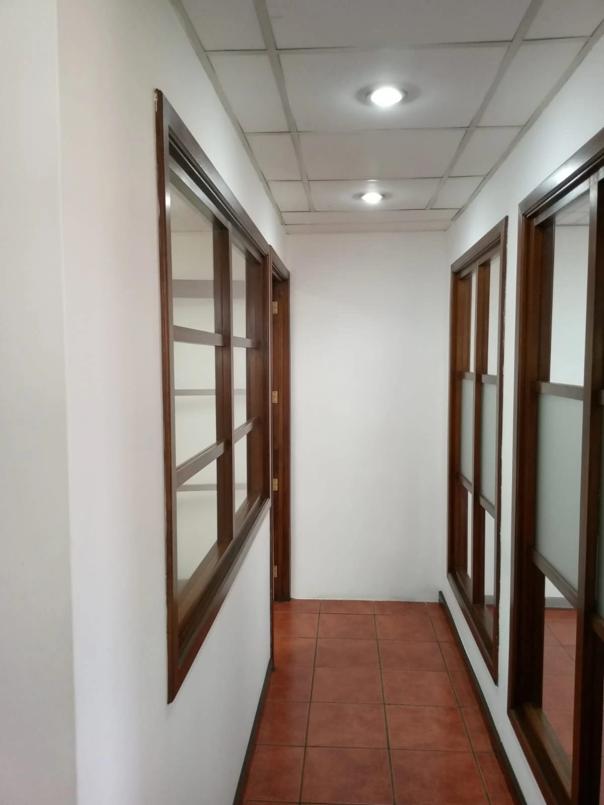 Oficina en renta en zona 10 — Oficina en Alquiler en Zona 10, Guatemala, Ciudad — foto 6 de 9