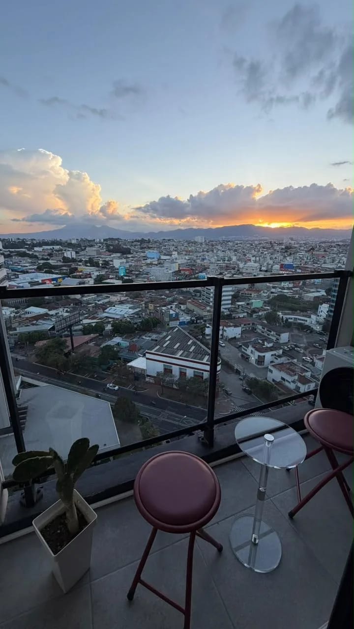 Apartamento amueblado en renta zona 4 — Apartamento en Alquiler en Zona 4, Guatemala, Ciudad — foto 3 de 8