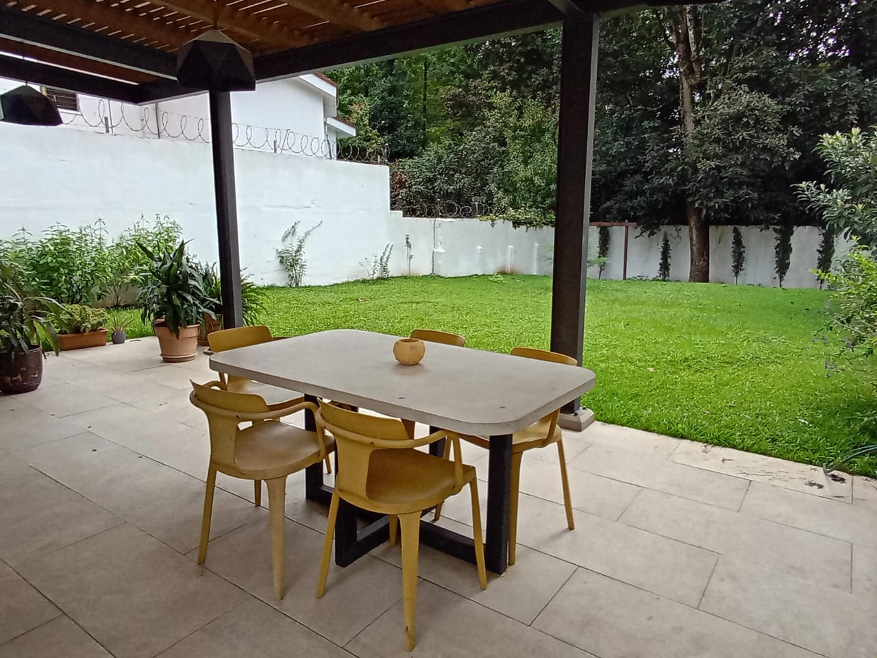 Casa en renta en zona 10, Diagonal 6 — Casa en Alquiler en Zona 10, Guatemala, Ciudad — foto 2 de 13