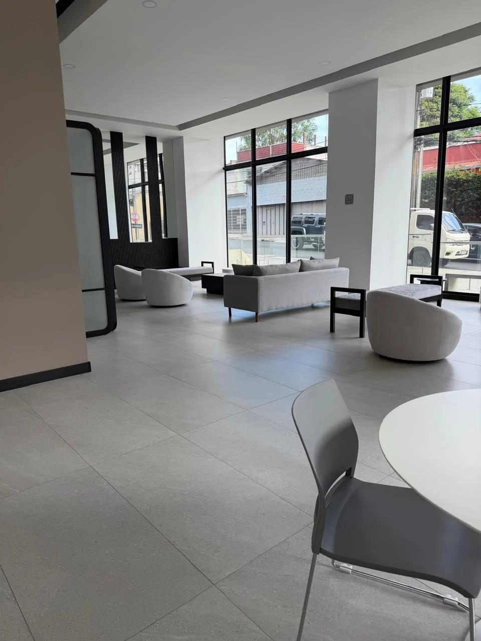 Apartamento en renta en zona 10 — Apartamento en Alquiler en Zona 10, Guatemala, Ciudad — foto 5 de 10