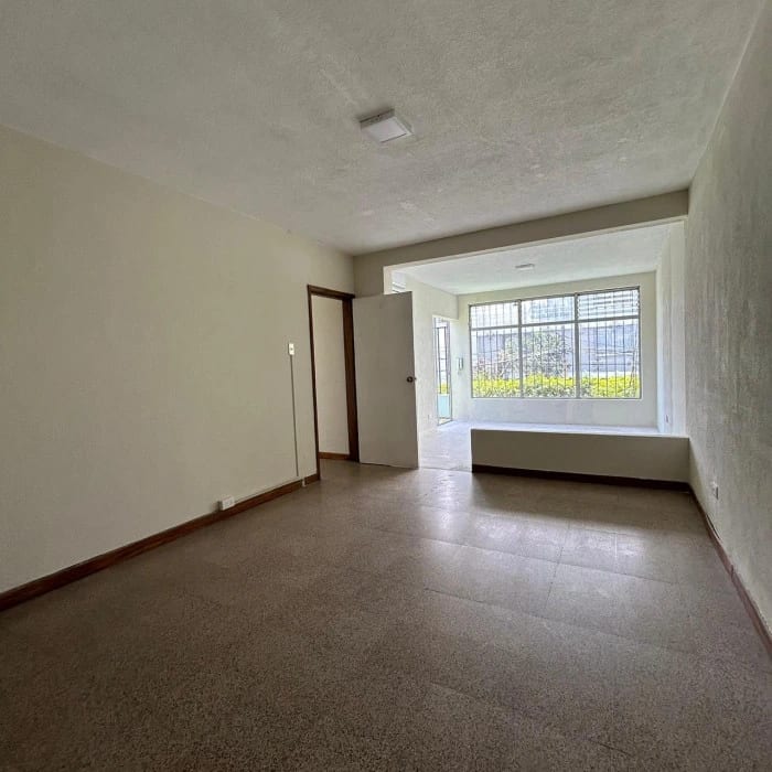 Alquiler de casa para oficina en Oakland zona 10 — Oficina en Alquiler en Zona 10, Guatemala, Ciudad — foto 9 de 10