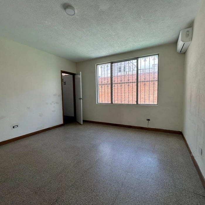 Alquiler de casa para oficina en Oakland zona 10 — Oficina en Alquiler en Zona 10, Guatemala, Ciudad — foto 5 de 10