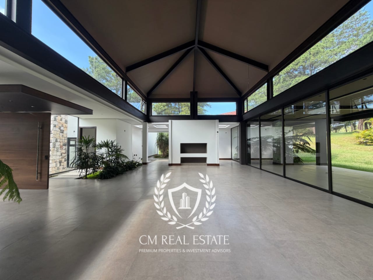 Residencia de Lujo en Venta | Hacienda Nueva Country Club — Casa en Venta en Hacienda Nueva, San José Pinula, Guatemala, Ciudad — foto 2 de 17