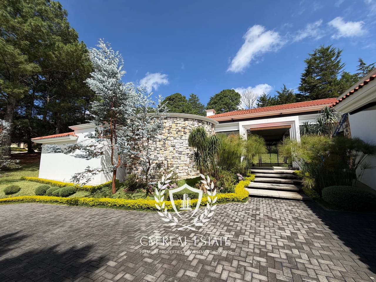 Residencia de Lujo en Venta | Hacienda Nueva Country Club — Casa en Venta en Hacienda Nueva, San José Pinula, Guatemala, Ciudad — foto 1 de 17