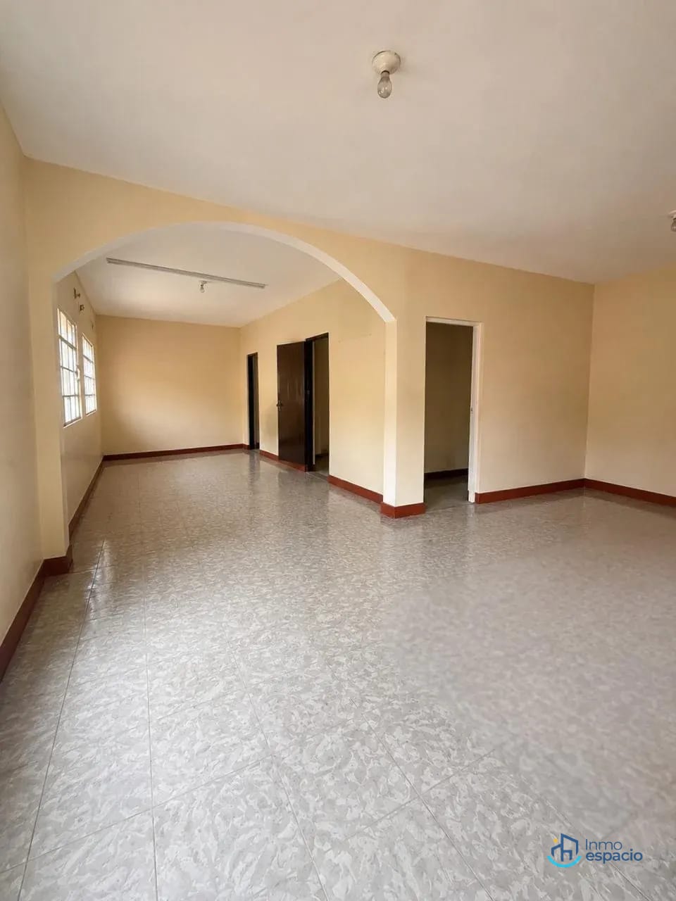 Bodega en alquiler o venta ubicada en Zona 1, Ciudad de Guatemala, sector Mercado de las Flores — Bodega / Ofibodega en Venta en Zona 1, Guatemala, Ciudad — foto 10 de 17