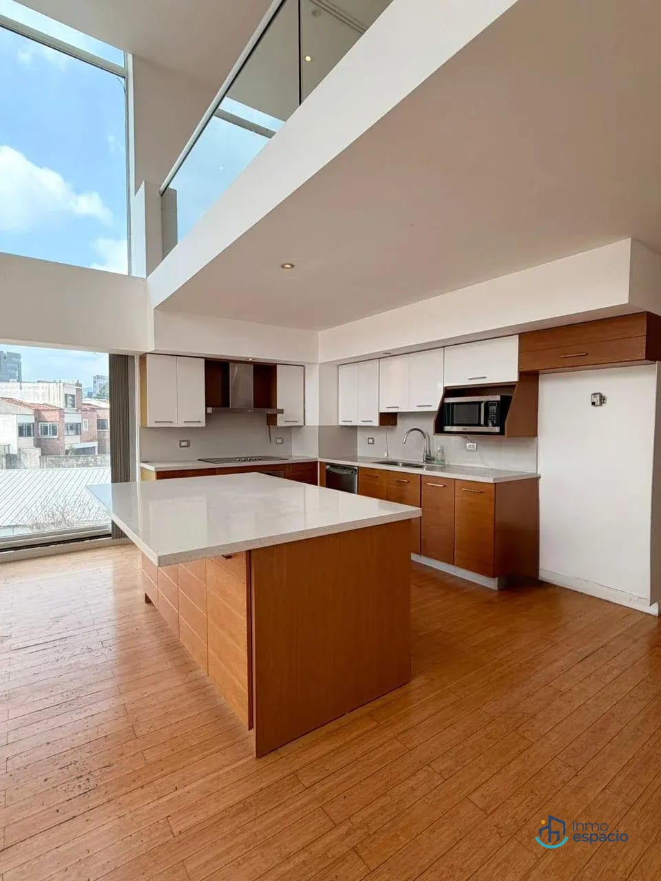 🏢 APARTAMENTO EN VENTA O ALQUILER – EDIFICIO ATRIUM, ZONA 10 — Apartamento en Venta en Atrium, Zona 10, Guatemala, Ciudad — foto 11 de 14