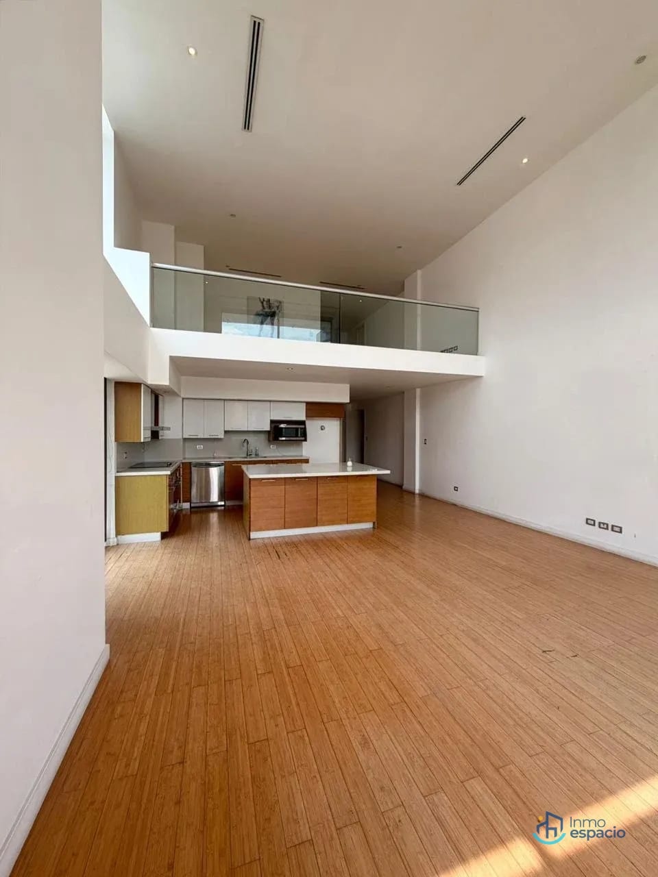 🏢 APARTAMENTO EN VENTA O ALQUILER – EDIFICIO ATRIUM, ZONA 10 — Apartamento en Venta en Atrium, Zona 10, Guatemala, Ciudad — foto 12 de 14