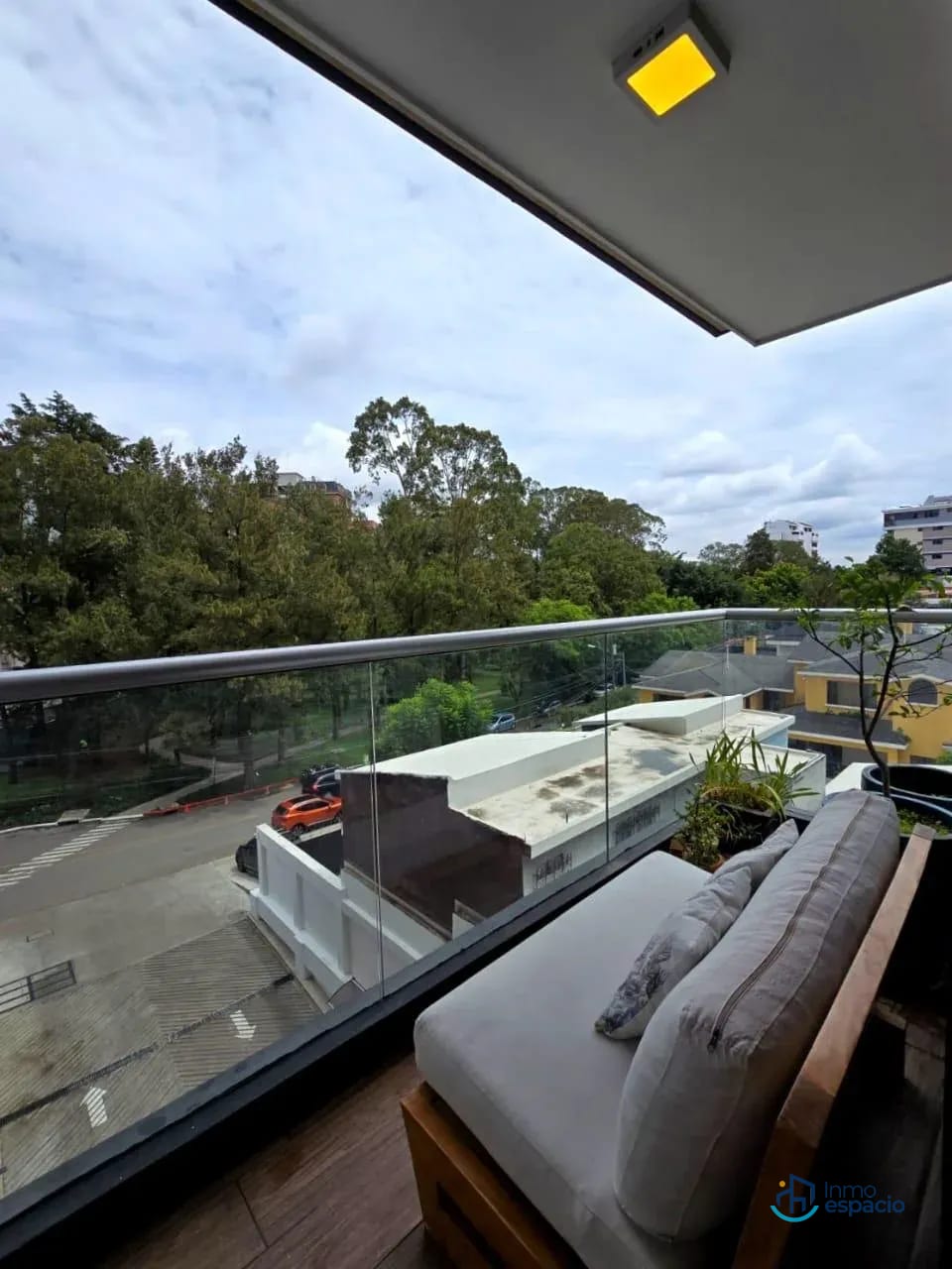 🏢 APARTAMENTO EN ALQUILER – EDIFICIO IKARIA, VISTA HERMOSA I, ZONA 15 — Apartamento en Alquiler en Vista Hermosa I, Zona 15, Guatemala, Ciudad — foto 8 de 13