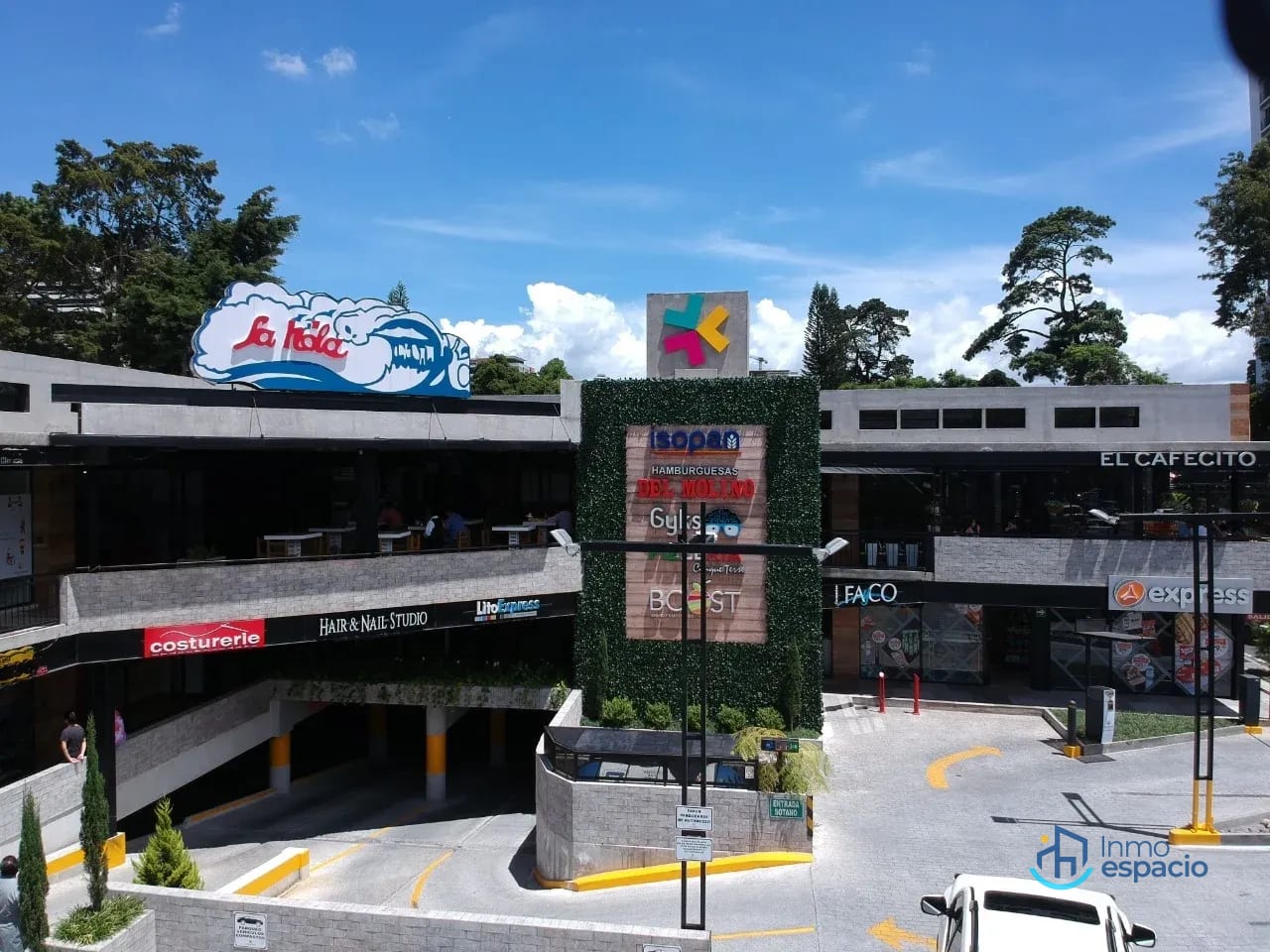 Local Comercial en Renta | Zona 10 | Listo para Adecuar a tu Negocio — Local en Alquiler en Zona 10, Guatemala, Ciudad — foto 2 de 7