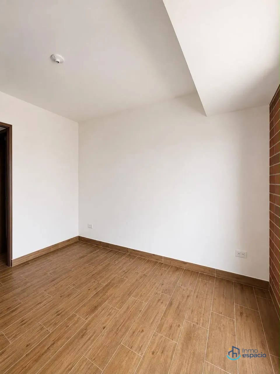 Apartamento en Alquiler – Zona 4 — Apartamento en Alquiler en Modra II, Zona 4, Guatemala, Ciudad — foto 3 de 10