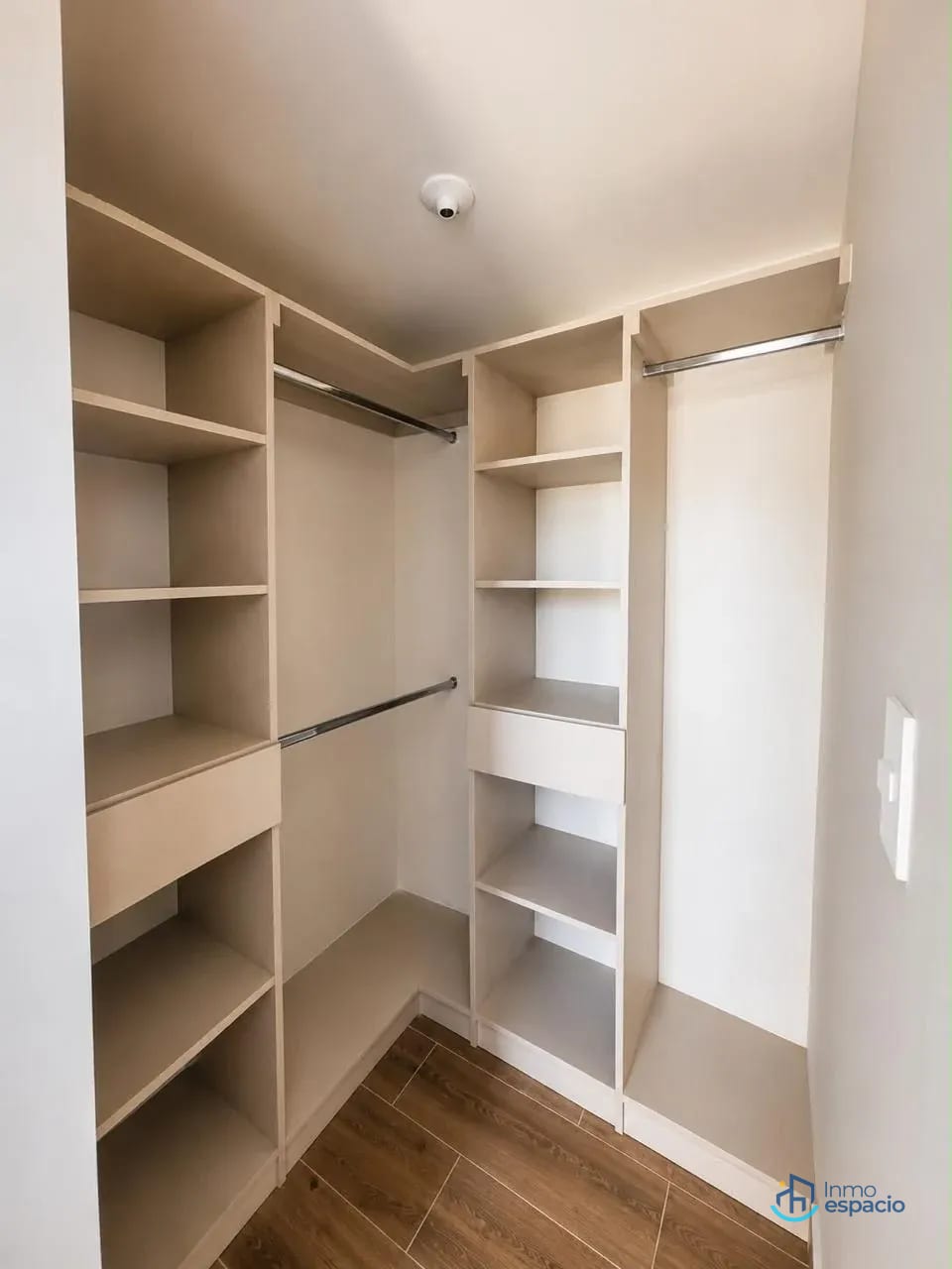 Apartamento en Alquiler – Zona 4 — Apartamento en Alquiler en Modra II, Zona 4, Guatemala, Ciudad — foto 6 de 10