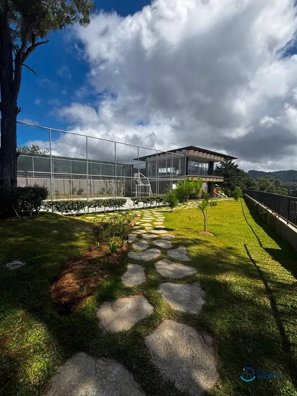 Apartamento en venta en Santa Lucia Milpas Altas — Apartamento en Venta en Santa Lucía Milpas Altas, Sacatepéquez — foto 9 de 11