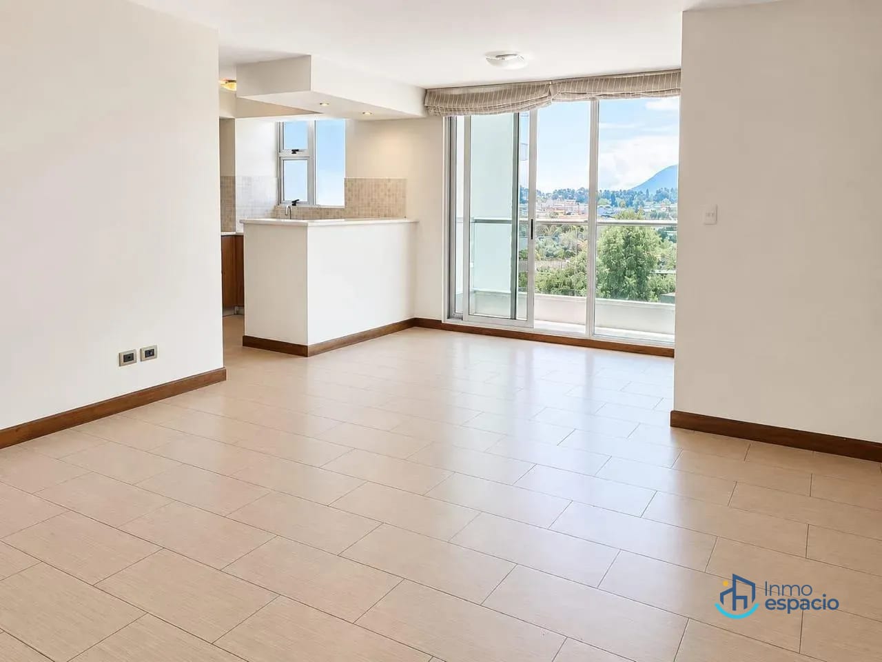 Apartamento en renta en Zona 14 — Apartamento en Alquiler en La Villa, Zona 14, Guatemala, Ciudad — foto 1 de 12