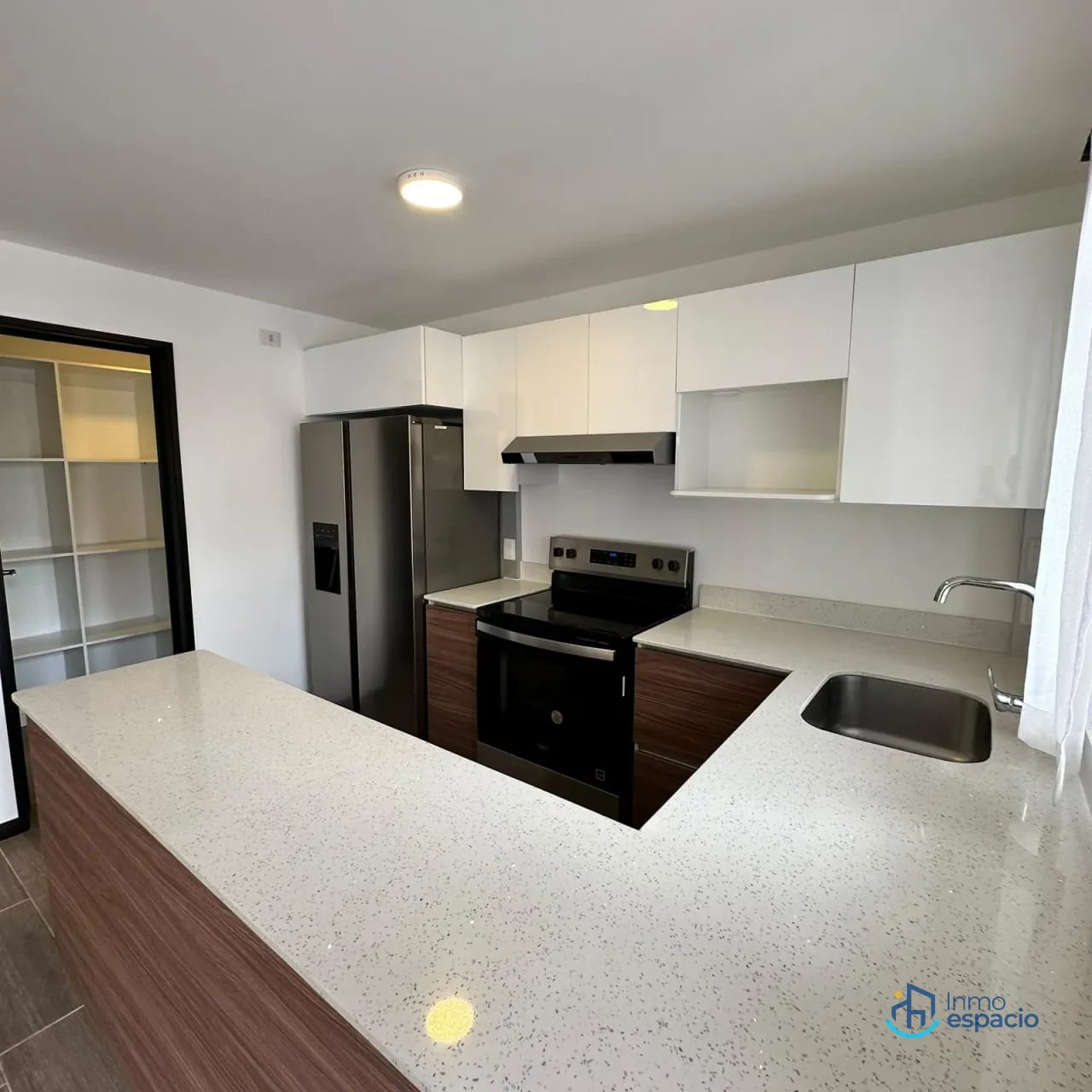 Apartamento en alquiler en Zona 14 — Apartamento en Alquiler en Segheria, Zona 14, Guatemala, Ciudad — foto 8 de 15