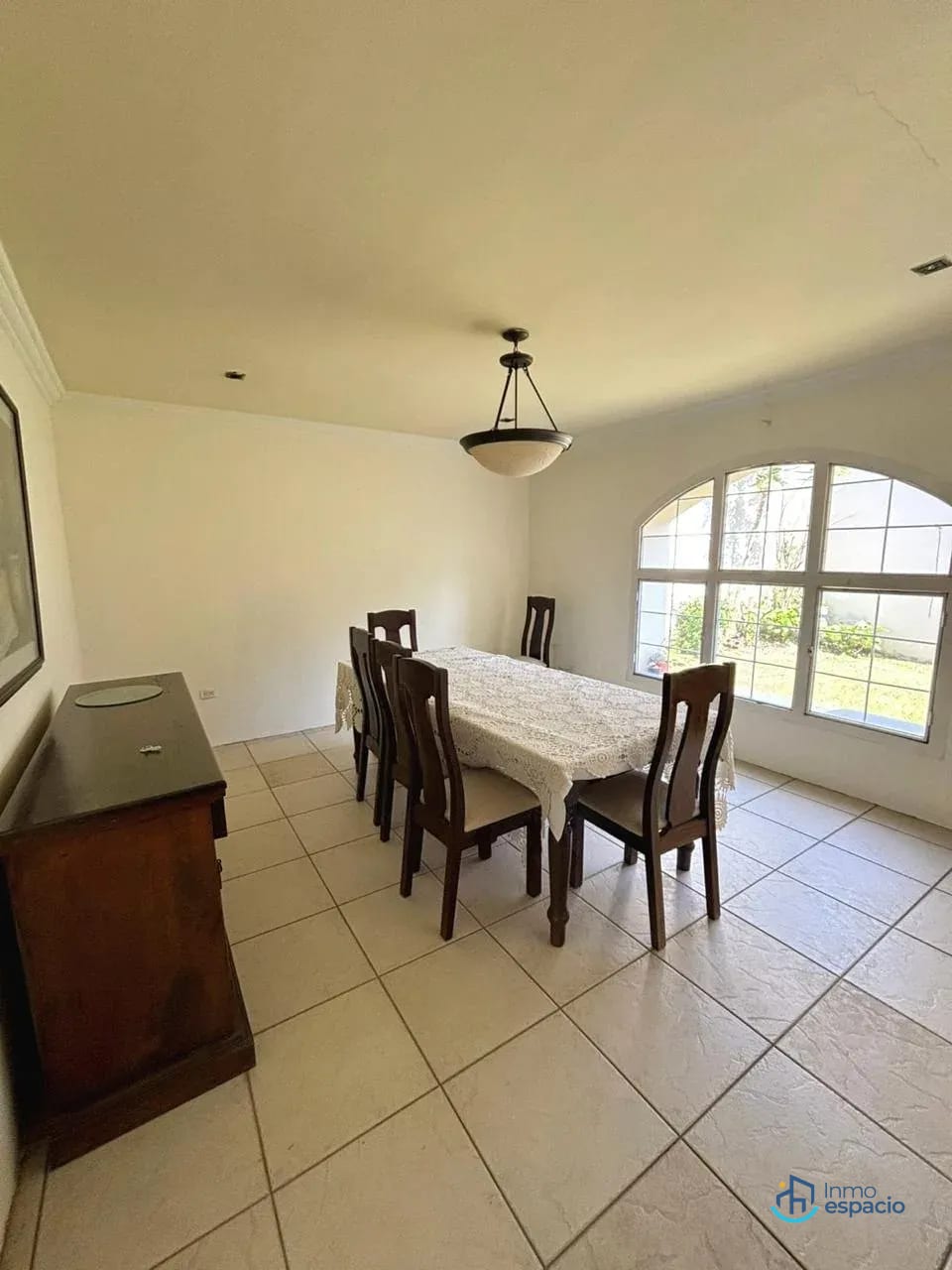 Casa en venta en Zona 8 de Mixco — Casa en Venta en Zona 8 Mixco, Guatemala, Ciudad — foto 3 de 9