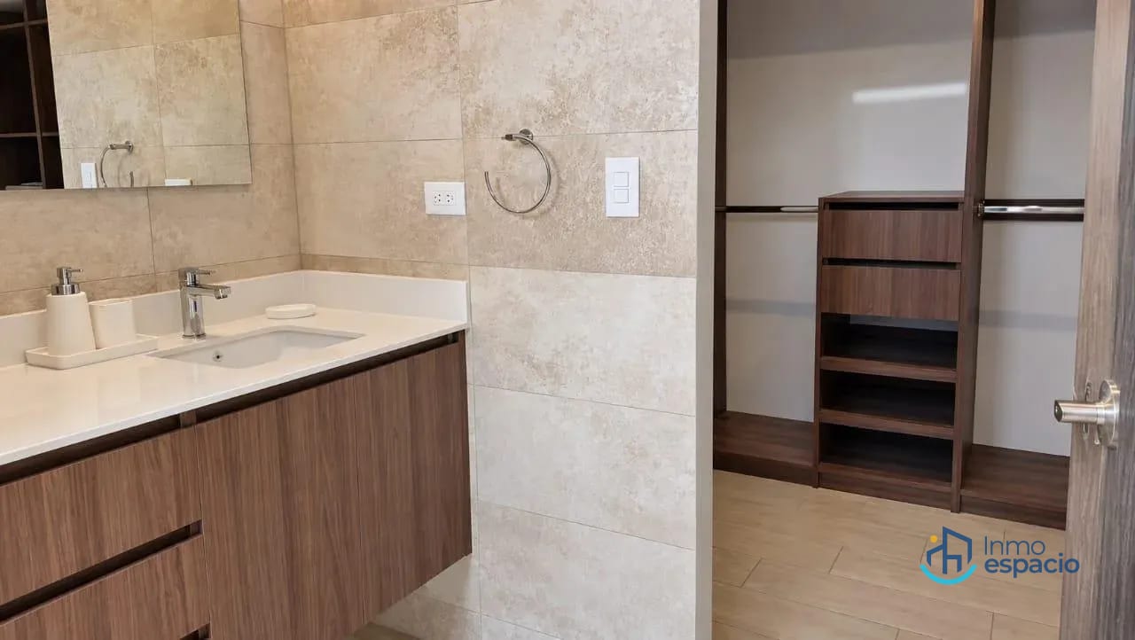 Casa en venta en Zona 16 — Casa en Venta en Zona 16, Guatemala, Ciudad — foto 8 de 16