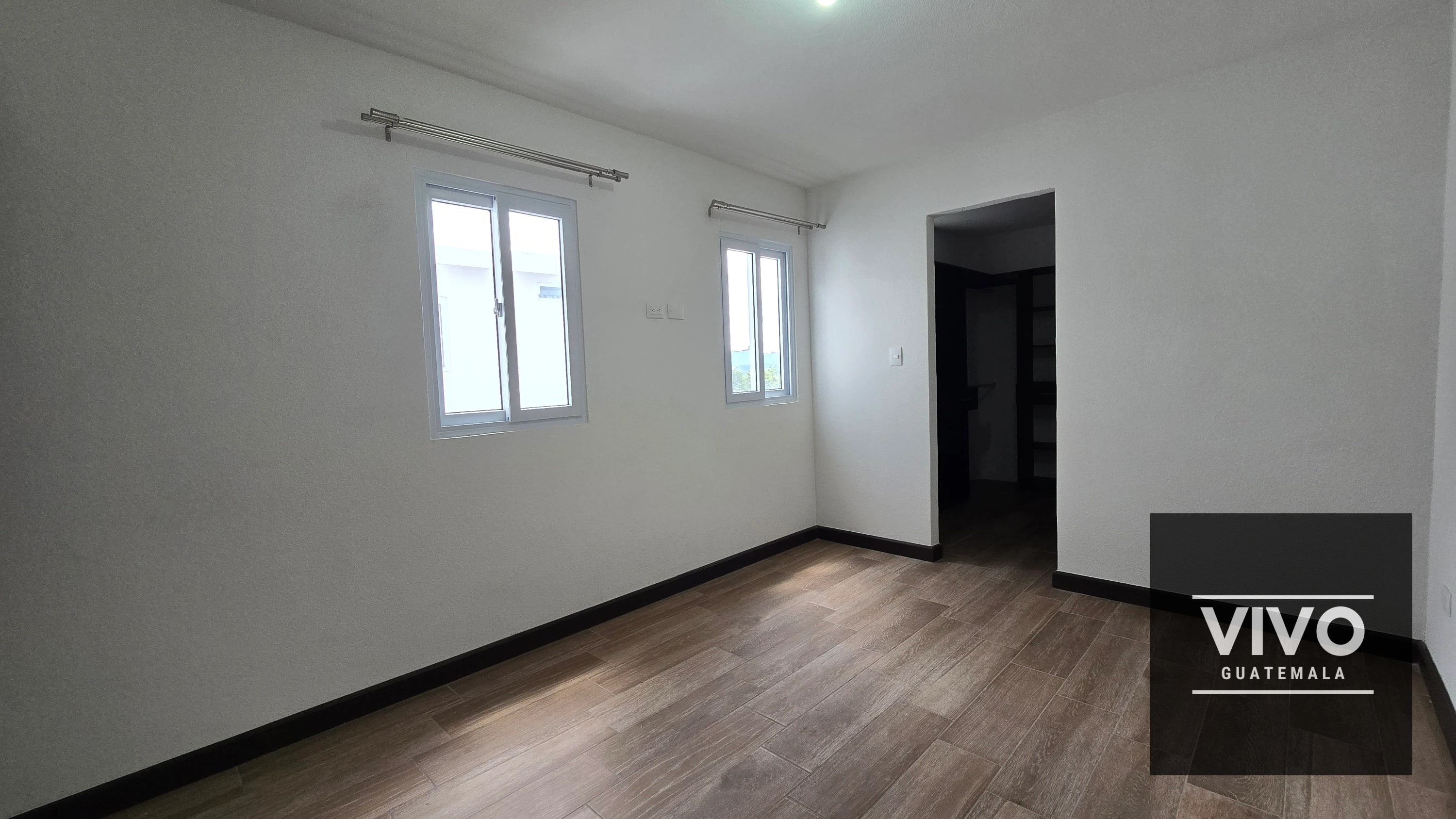 Se renta casa con jardín en Condominio Florenza, San José Pinula — Casa en Alquiler en Condado Florenza, San José Pinula, Guatemala, Ciudad — foto 8 de 12