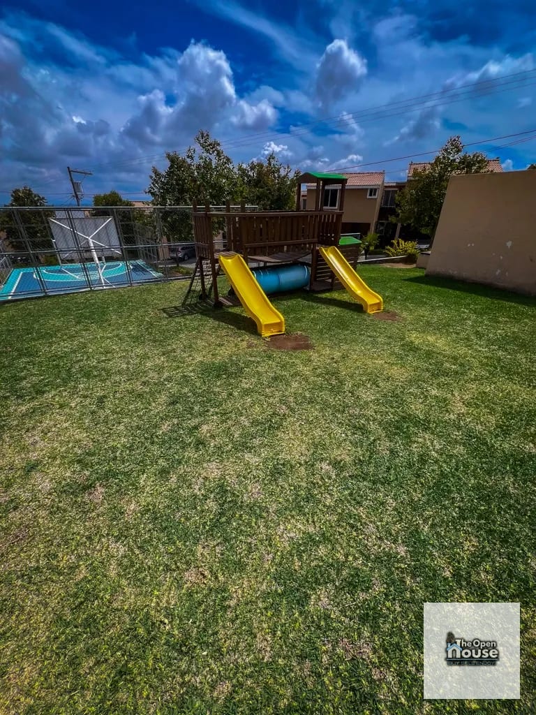 Casa en Venta en Villas del Pinar, Zona 8 de Mixco — Casa en Venta en Zona 8 Mixco, Guatemala, Ciudad — foto 3 de 17