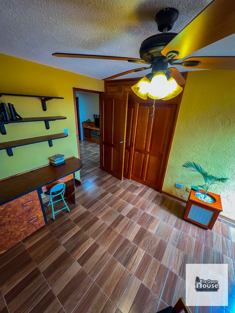 Casa en Venta en Villas del Pinar, Zona 8 de Mixco — Casa en Venta en Zona 8 Mixco, Guatemala, Ciudad — foto 10 de 17
