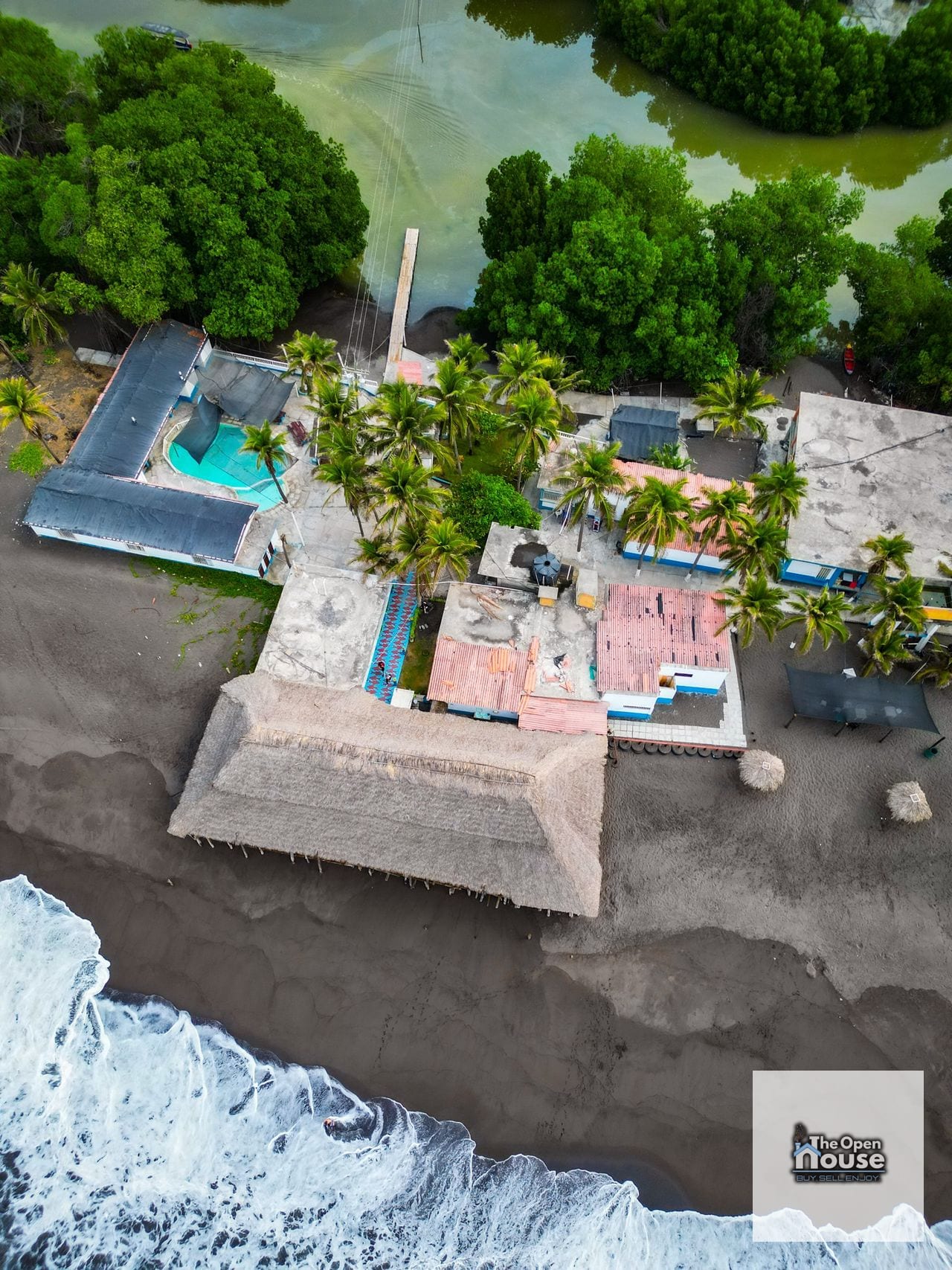 Hotel en Venta en Sipacate, Escuintla — Casa vacacional en Venta en Sipacate, Escuintla — foto 2 de 17