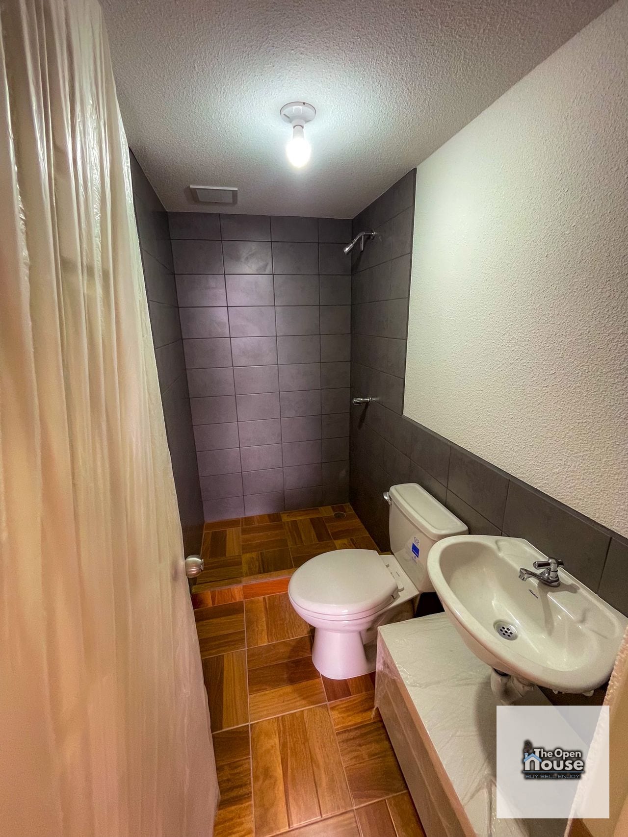 Apartamento en Renta – Torre Norte, Santa Cecilia — Apartamento en Alquiler en Zona 8, Guatemala, Ciudad — foto 2 de 13